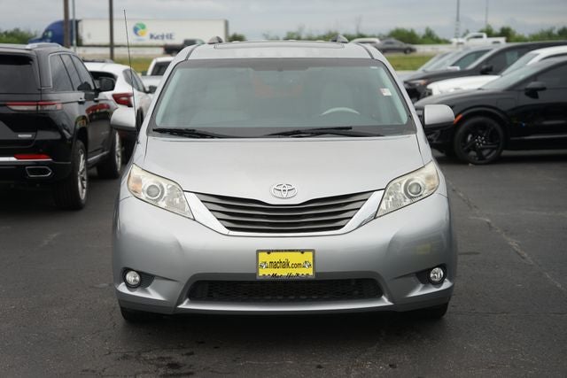 2013 Toyota Sienna XLE 8 Passenger