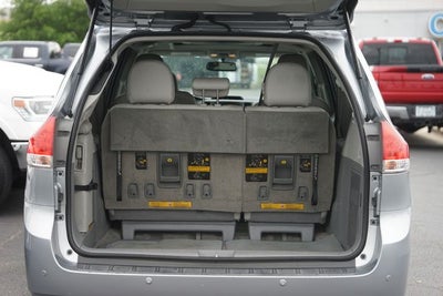2013 Toyota Sienna XLE 8 Passenger