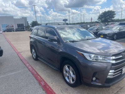 2017 Toyota Highlander Base