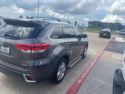 2017 Toyota Highlander Base