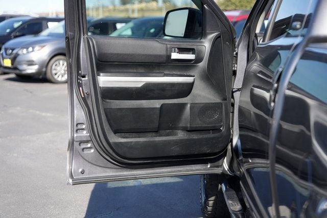 2017 Toyota Tundra SR5