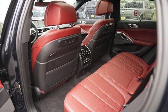 2021 BMW X6 M50i
