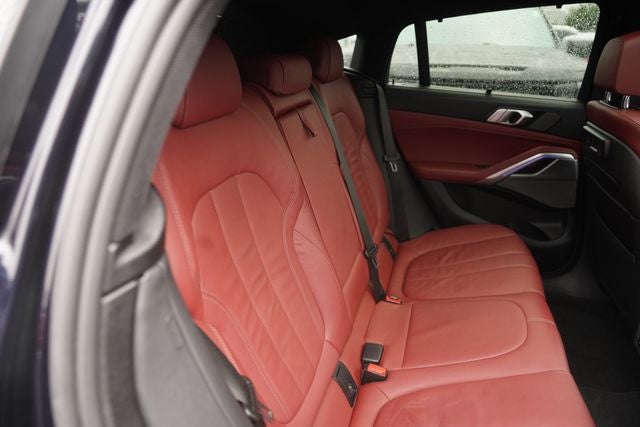 2021 BMW X6 M50i
