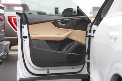 2020 Audi Q8 55 Premium Plus quattro