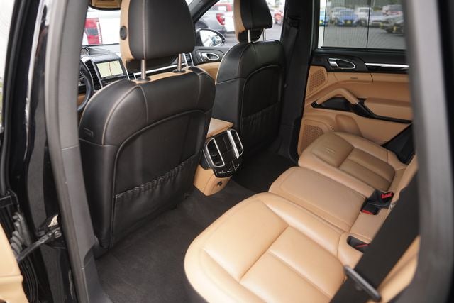 2016 Porsche Cayenne Base