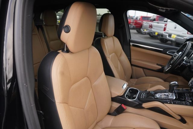 2016 Porsche Cayenne Base