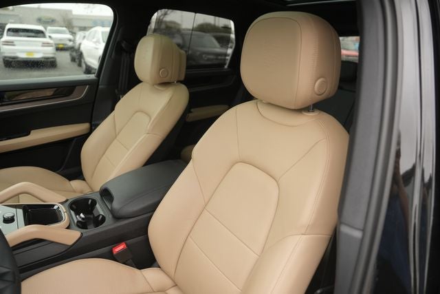 2025 Porsche Cayenne Base