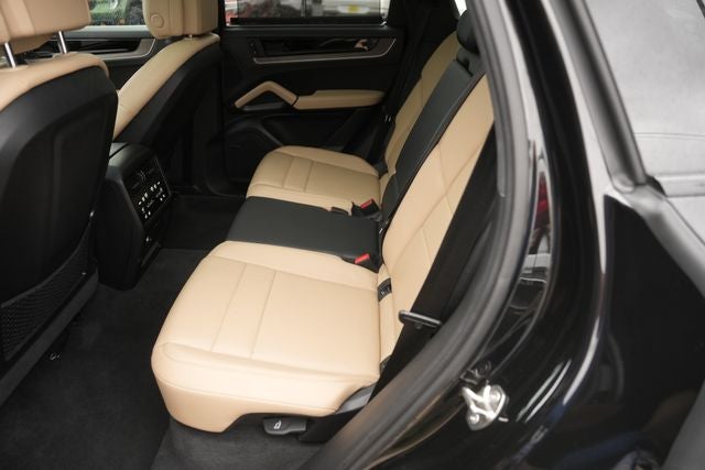 2025 Porsche Cayenne Base