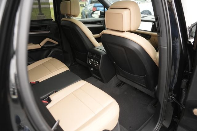 2025 Porsche Cayenne Base