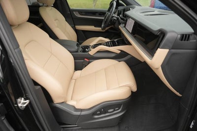 2025 Porsche Cayenne Base