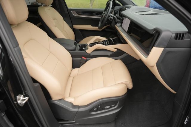 2025 Porsche Cayenne Base