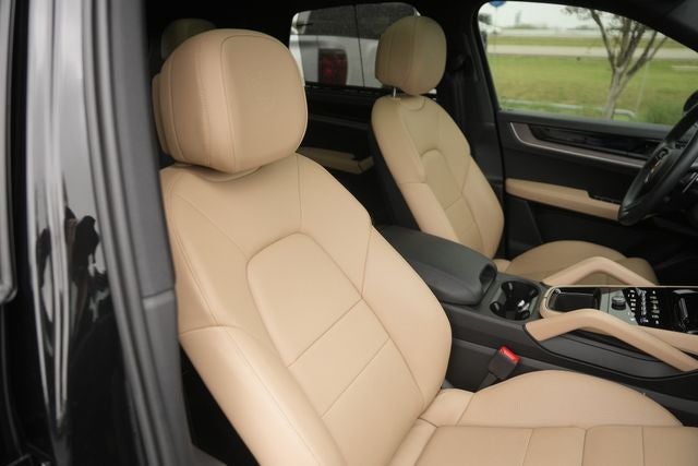 2025 Porsche Cayenne Base
