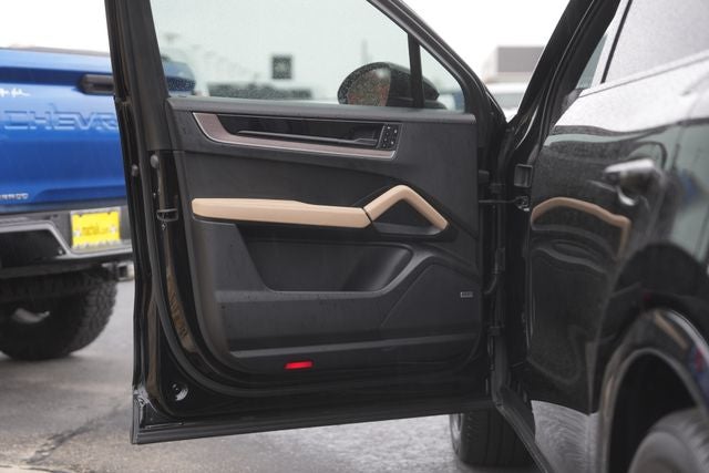 2025 Porsche Cayenne Base