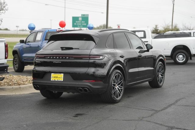2025 Porsche Cayenne Base