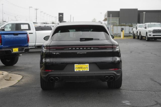 2025 Porsche Cayenne Base