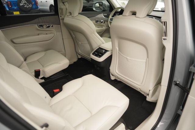 2025 Volvo XC90 B6 Plus 6-Seater