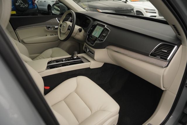 2025 Volvo XC90 B6 Plus 6-Seater