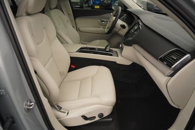 2025 Volvo XC90 B6 Plus 6-Seater