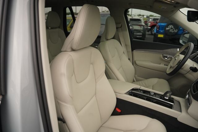 2025 Volvo XC90 B6 Plus 6-Seater