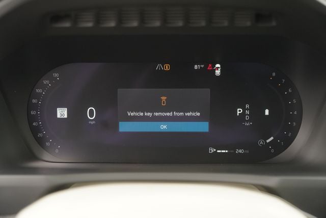 2025 Volvo XC90 B6 Plus 6-Seater