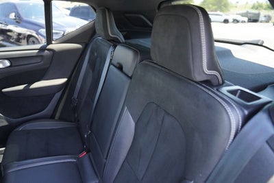 2020 Volvo XC40 R-Design