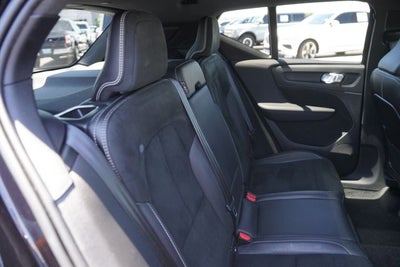 2020 Volvo XC40 R-Design