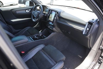 2020 Volvo XC40 R-Design