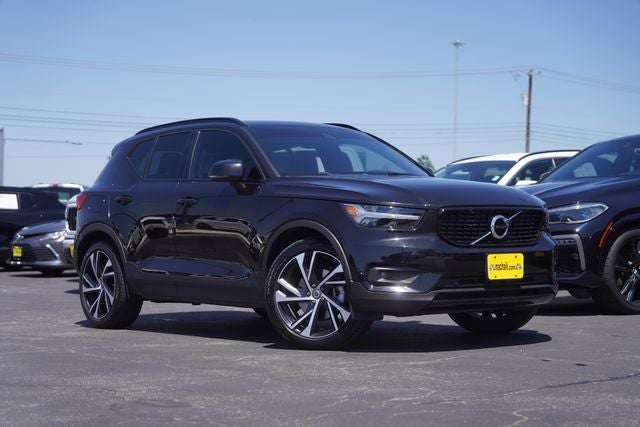 2020 Volvo XC40 R-Design