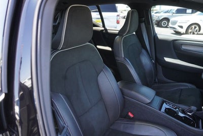 2020 Volvo XC40 R-Design