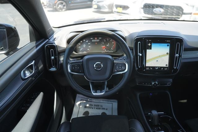 2020 Volvo XC40 R-Design