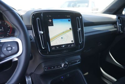 2020 Volvo XC40 R-Design