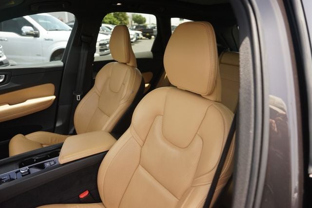 2022 Volvo XC60 Recharge Plug-In Hybrid T8 Inscription