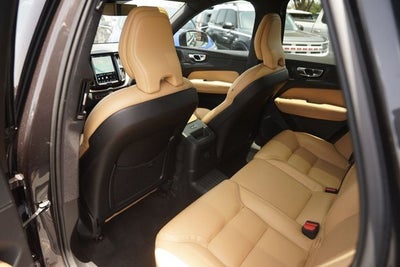 2022 Volvo XC60 Recharge Plug-In Hybrid T8 Inscription