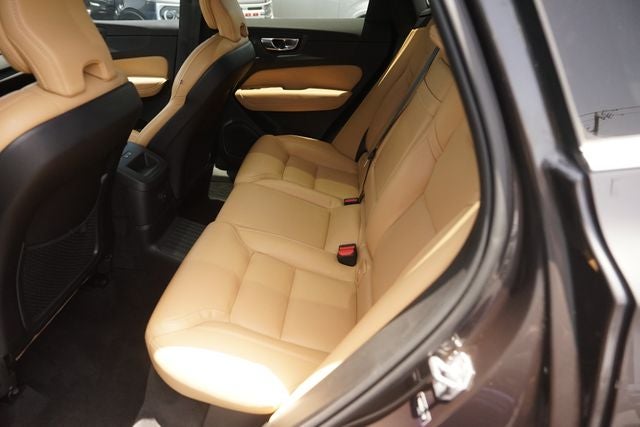 2022 Volvo XC60 Recharge Plug-In Hybrid T8 Inscription