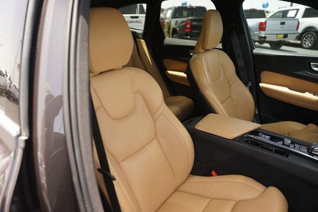 2022 Volvo XC60 Recharge Plug-In Hybrid T8 Inscription