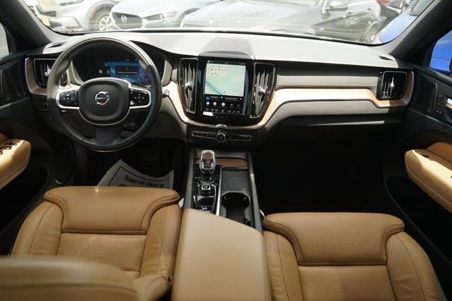 2022 Volvo XC60 Recharge Plug-In Hybrid T8 Inscription