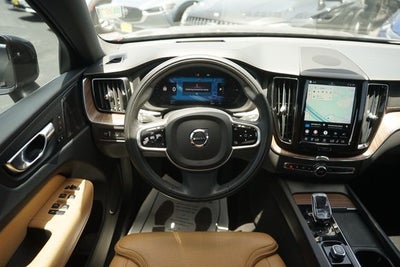 2022 Volvo XC60 Recharge Plug-In Hybrid T8 Inscription
