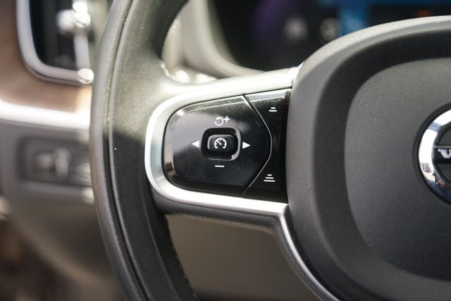 2022 Volvo XC60 Recharge Plug-In Hybrid T8 Inscription