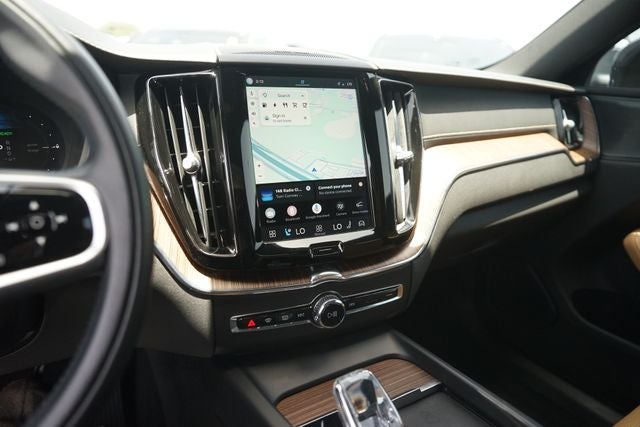 2022 Volvo XC60 Recharge Plug-In Hybrid T8 Inscription
