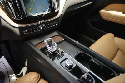 2022 Volvo XC60 Recharge Plug-In Hybrid T8 Inscription