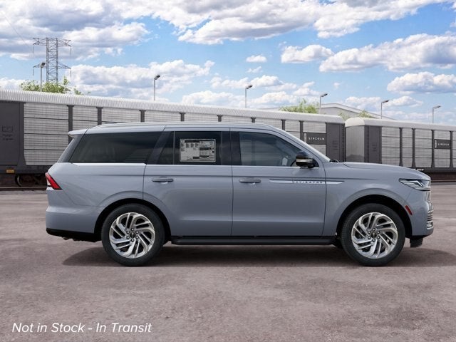 2027 Lincoln Navigator Premiere