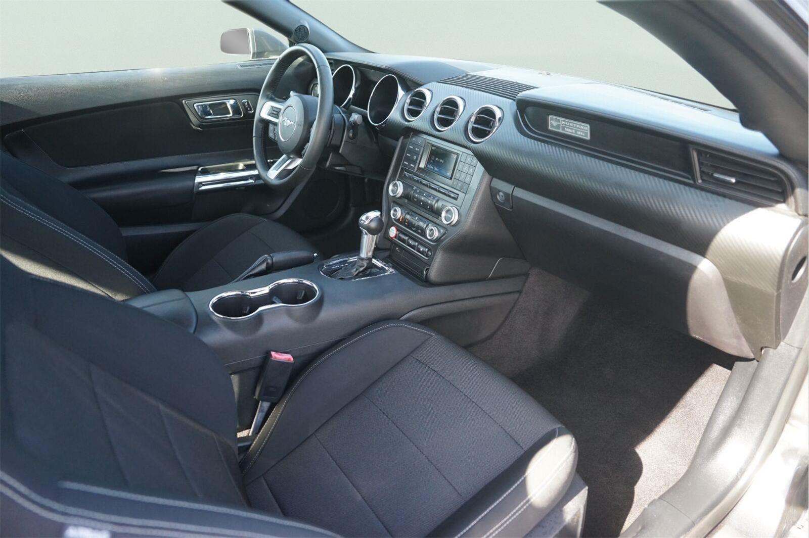 2016 Ford Mustang V6