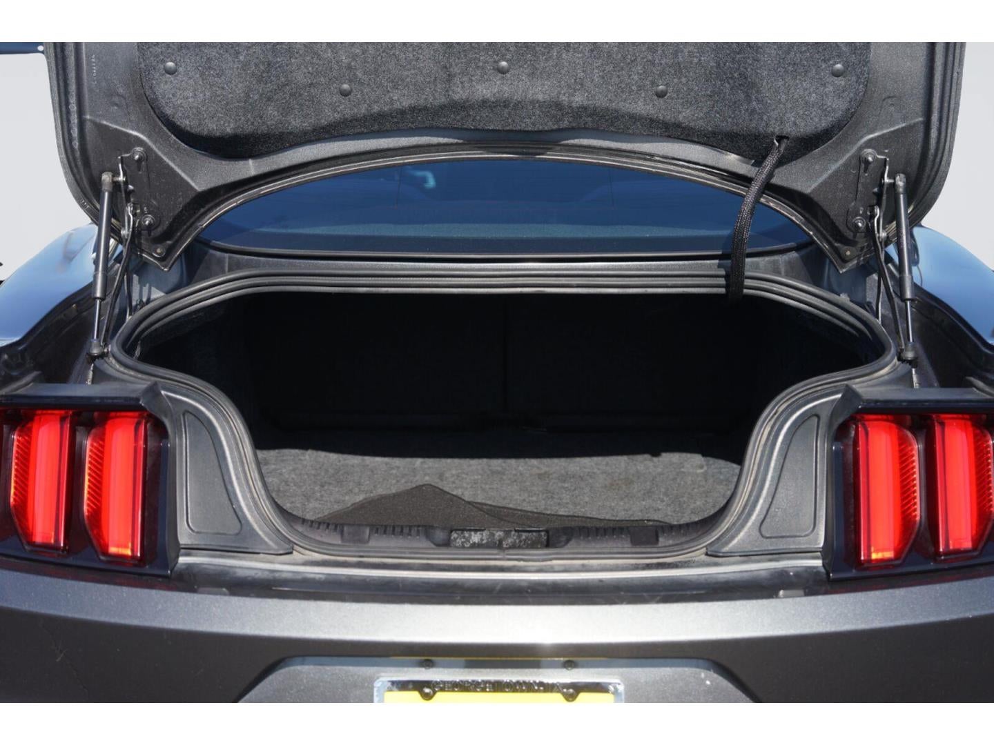 2016 Ford Mustang V6