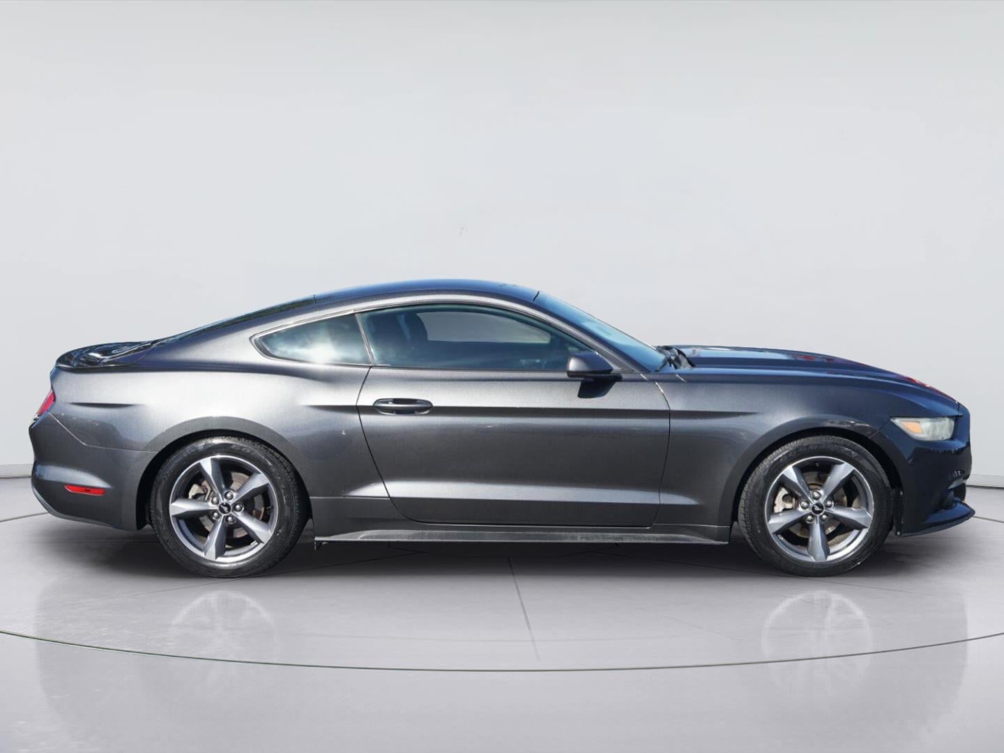 2016 Ford Mustang V6