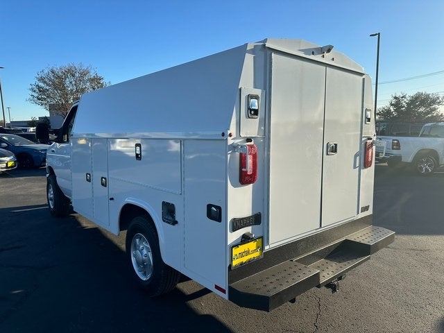 2026 Ford E-350SD Base Cutaway