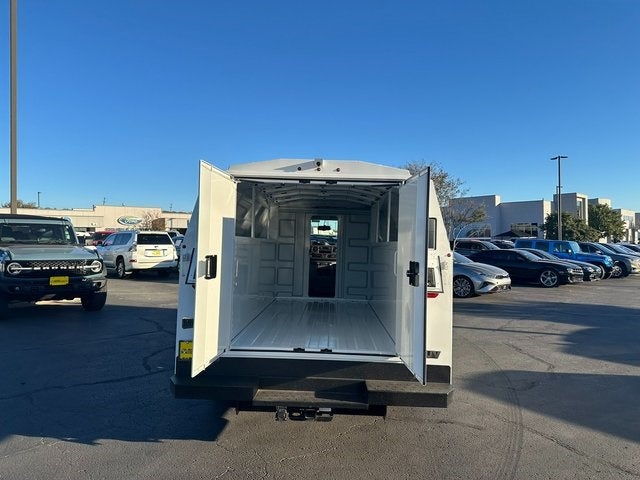 2026 Ford E-350SD Base Cutaway