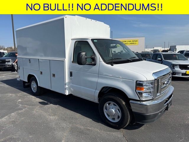 2025 Ford E-350SD Base Cutaway