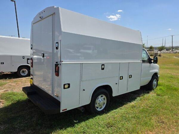 2027 Ford E-Series Cutaway E-350 SRW