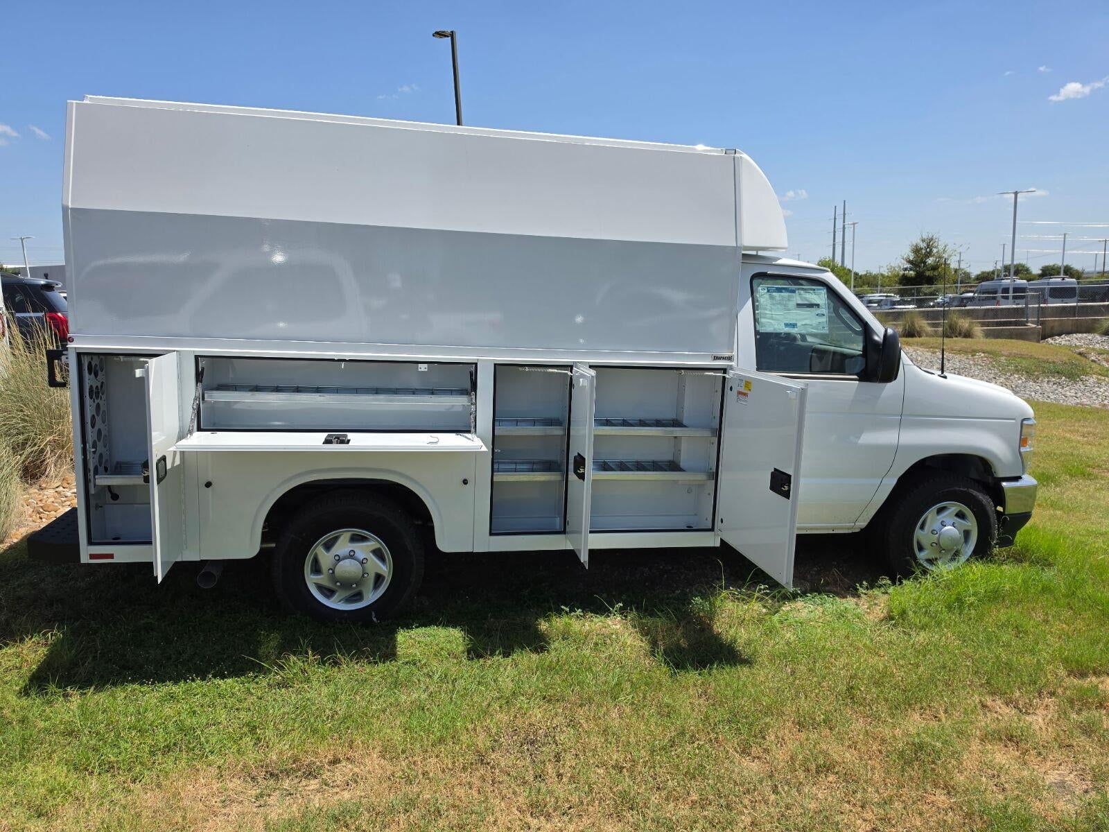 2027 Ford E-Series Cutaway E-350 SRW