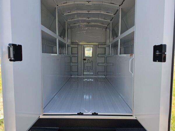 2027 Ford E-Series Cutaway E-350 SRW